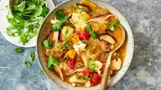 Tom Yum Noodle Soup (Kuay Teow Tom Yum) – Authentic Spicy &amp; Sour Thai Noodle Delight