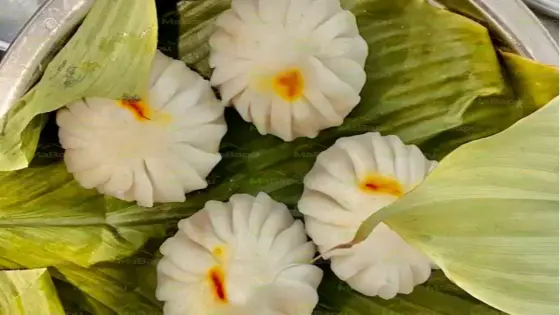 Authentic Steamed Ukadiche Modak (उकडीचे मोदक) – Fresh Coconut &amp; Jaggery Delight for Ganesh Chaturthi