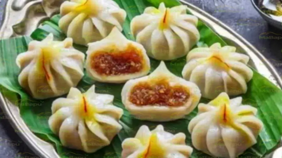 Traditional Maharashtrian Ukadiche Modak (Steamed Rice Flour Dumplings with Coconut‑Jaggery Filling)