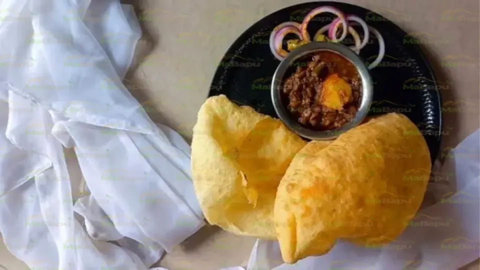 Amritsari Chole Bhature with Pickled Onions – Classic Punjabi Street‑Food Delight