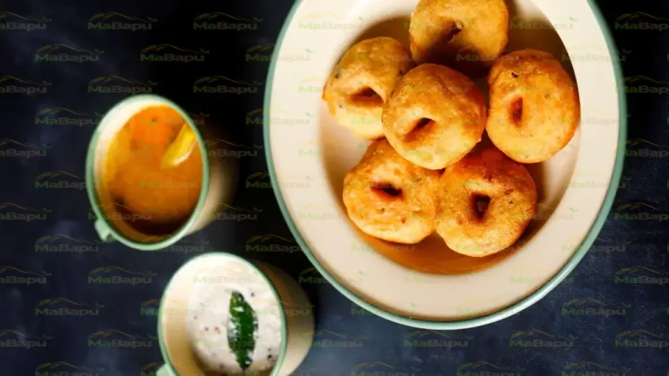 Crispy South Indian Medu Vada – Golden Lentil Fritters